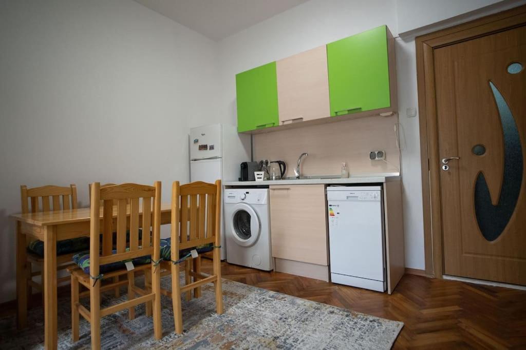 The Green Apartment In The Heart Of Old Sofia 1Bdr Buitenkant foto
